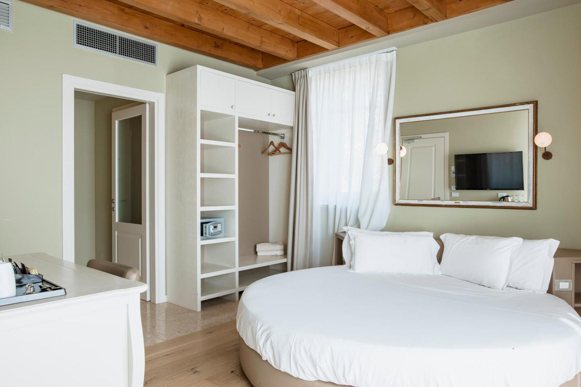Le Greghe Suites Лацизе Экстерьер фото